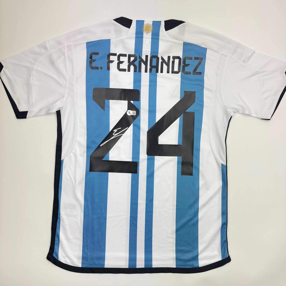Enzo Fernandez Signed Argentina World Cup Jersey Beckett COA (1 of 4)