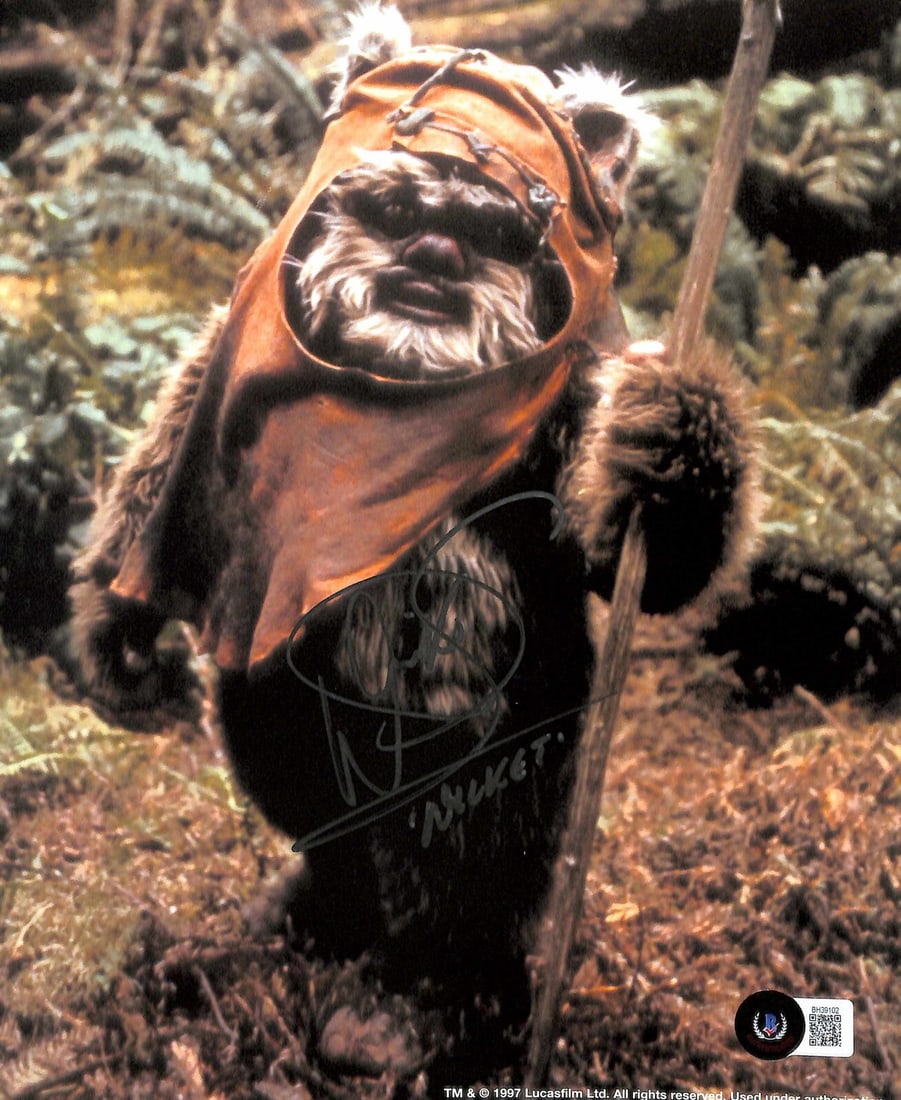 Warwick Davis Wicket Ewok Signed 8x10 Photo Star Wars Beckett Authenticated (1 of 1)
