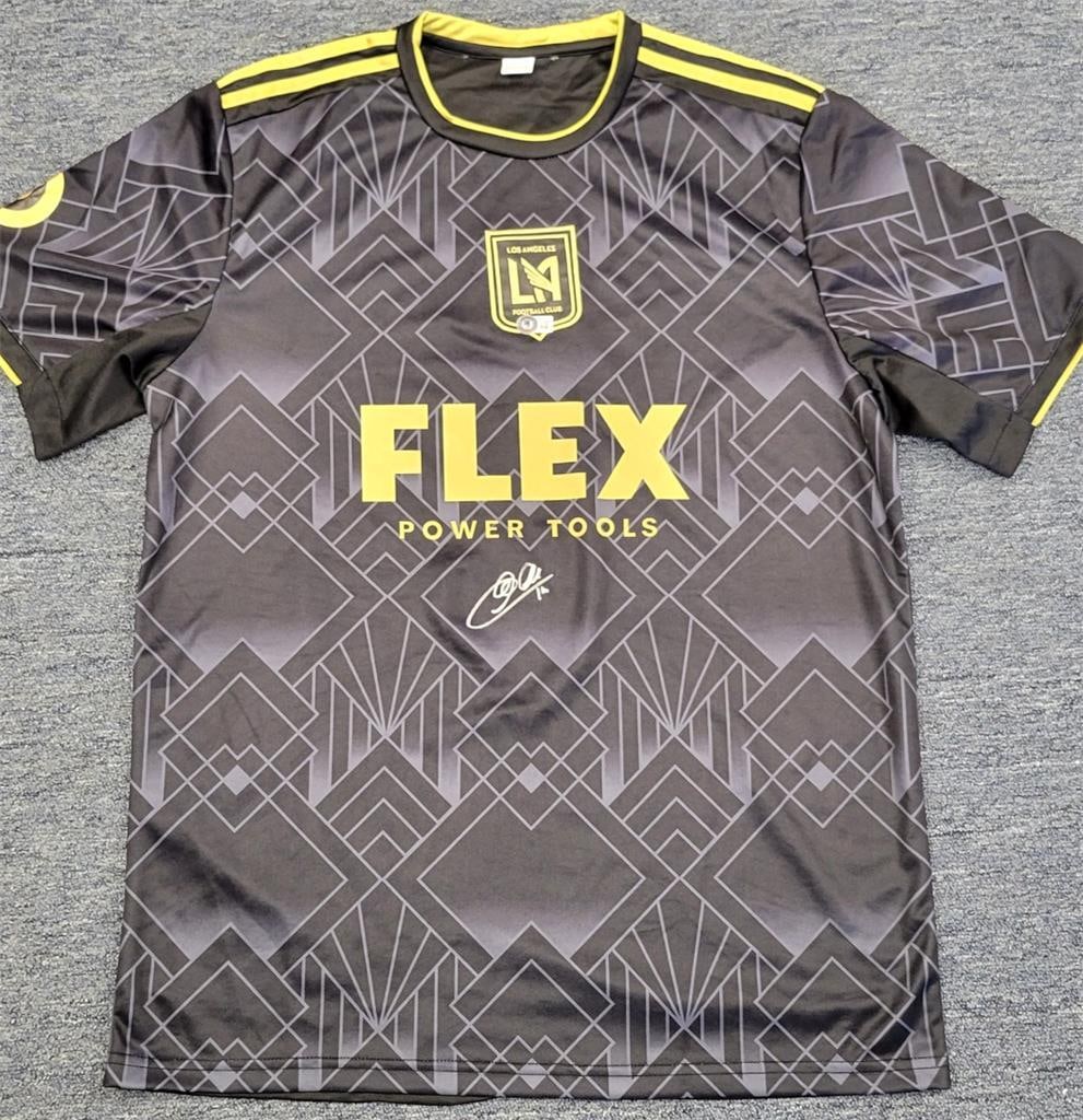 Giorgio Chiellini Signed LAFC Jersey XL Beckett Authenticated: Giorgio Chiellini Signed LAFC Jersey XL Beckett Authenticated This is an original signed jersey of Giorgio Chiellini, featuring his autograph authenticated by Beckett Authentication Services (BAS). Th