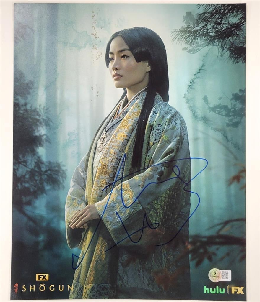 Anna Sawai Signed Shogun 11x14 Photo Beckett Authenticated (1 of 3)