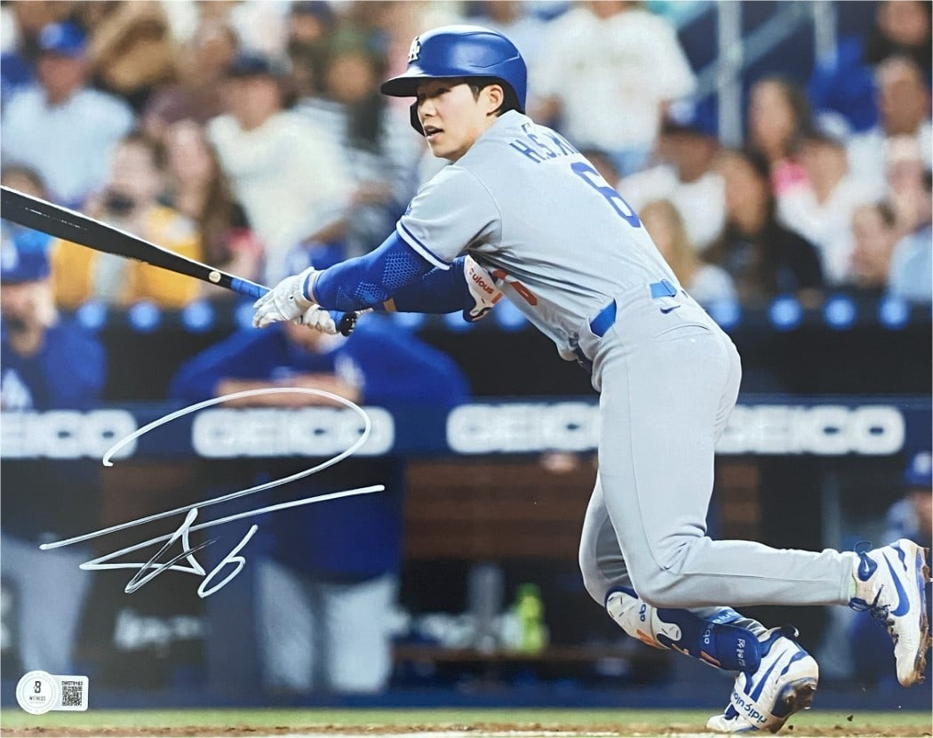 Hye Seong Kim Autographed 11x14 Photo Los Angeles Dodgers Beckett Authenticated (1 of 1)