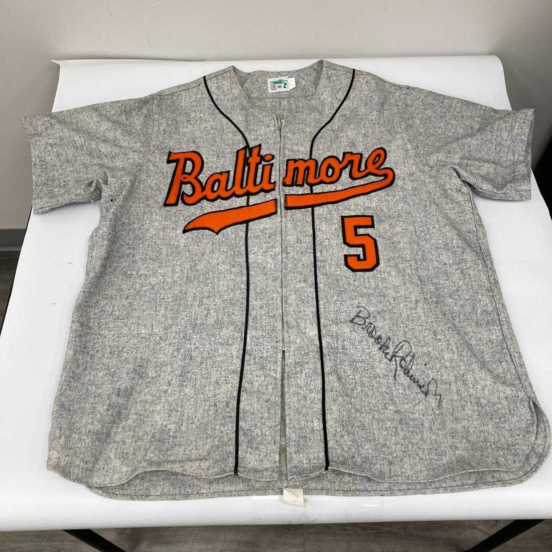 Brooks Robinson Signed Vintage Orioles Jersey Authentic Beckett (1 of 9)
