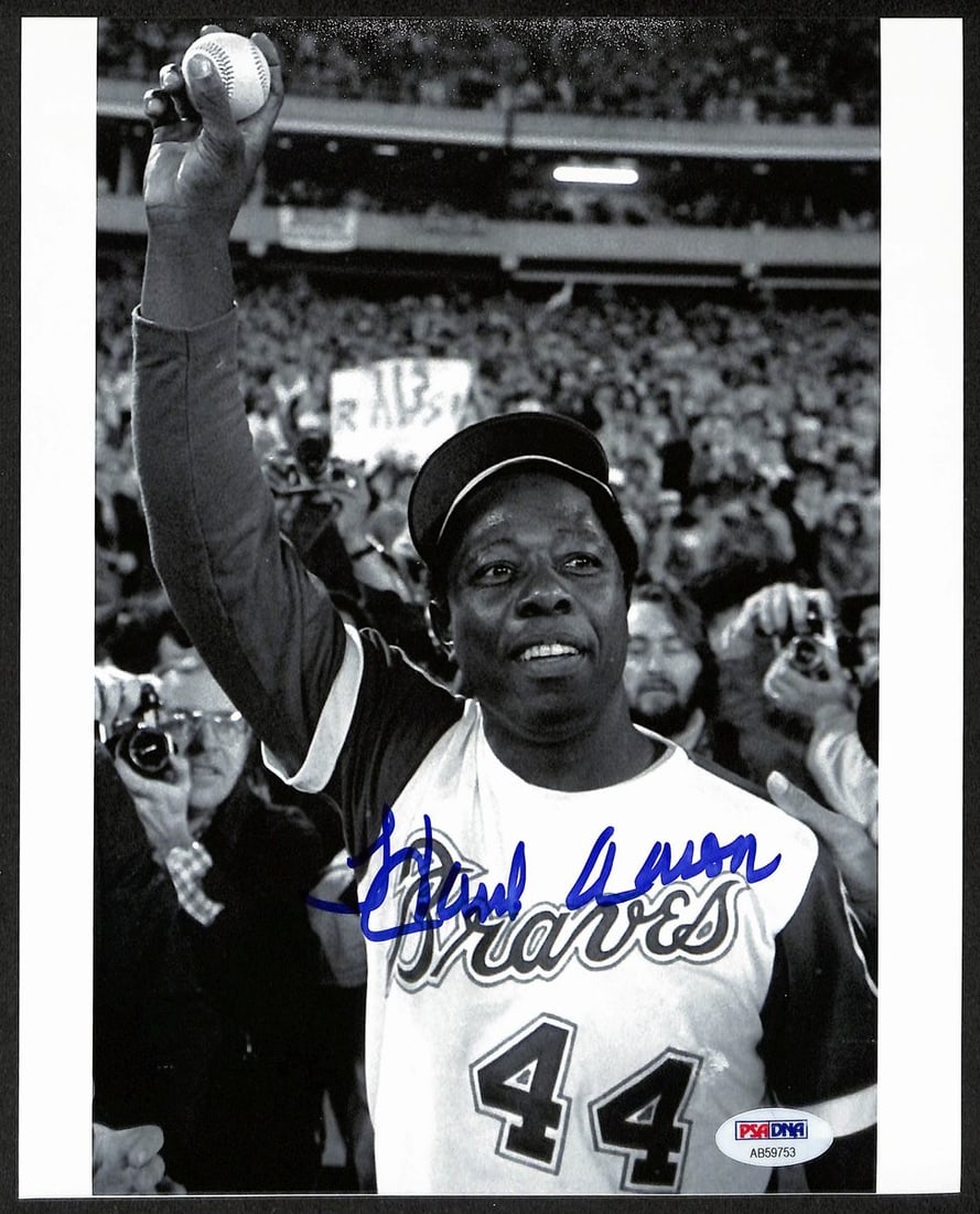 Hank Aaron HOF Autographed 8x10 B/W Photo #715 Braves PSA/DNA (1 of 2)