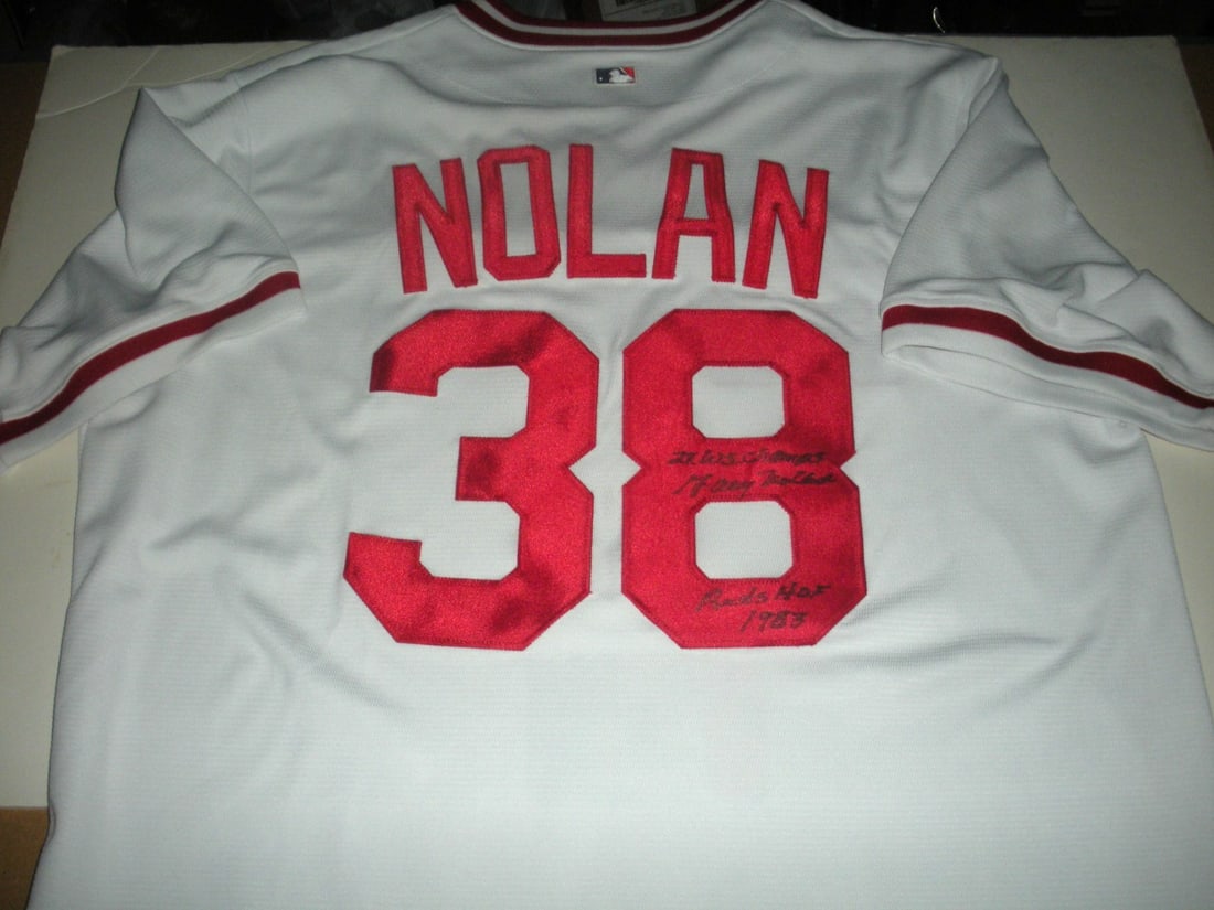 Goose Gossage New York Yankees Signed Majestic Jersey with COA: Goose Gossage New York Yankees Signed Majestic Jersey with COA This officially licensed Majestic jersey is a striking tribute to Goose Gossage, a legendary player in Major League Baseball. Celebrated