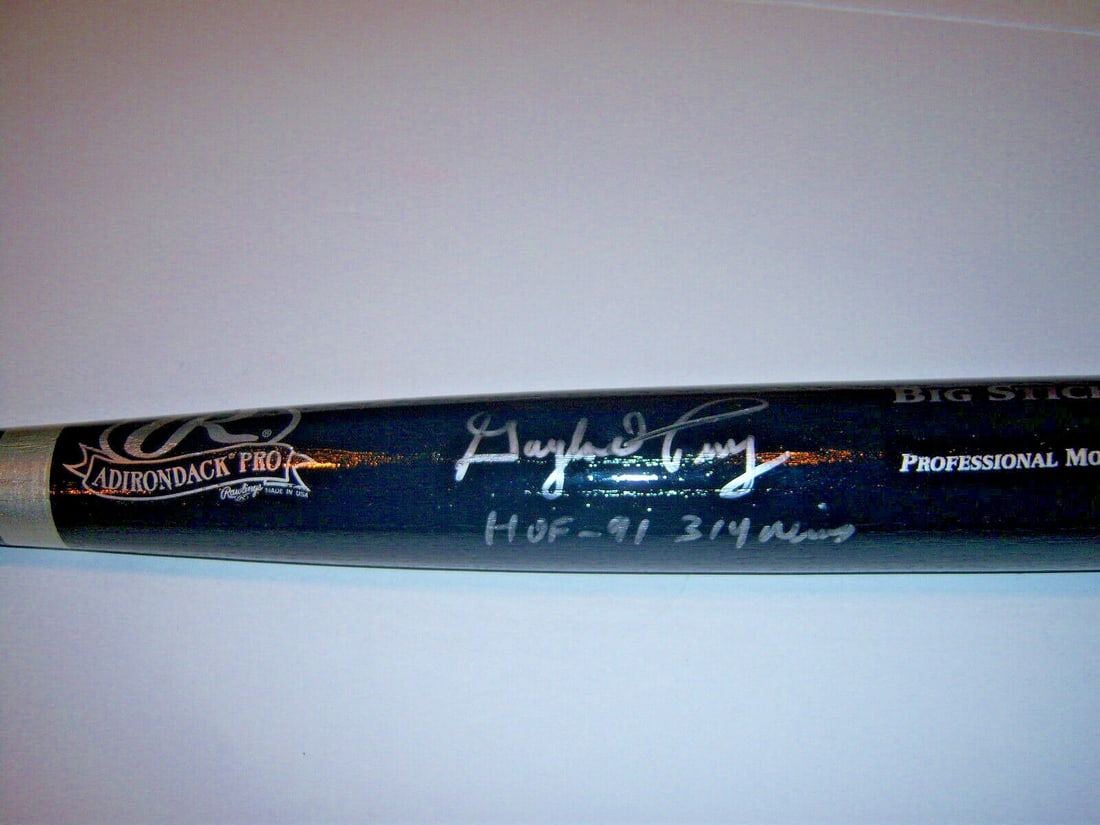 Gaylord Perry Signed Full Size Bat HOF 91 with COA: Gaylord Perry Signed Full Size Bat HOF 91 with COA This full-size baseball bat is signed by Hall of Famer Gaylord Perry, known for his impressive career with the San Diego Padres and San Francisco Gia