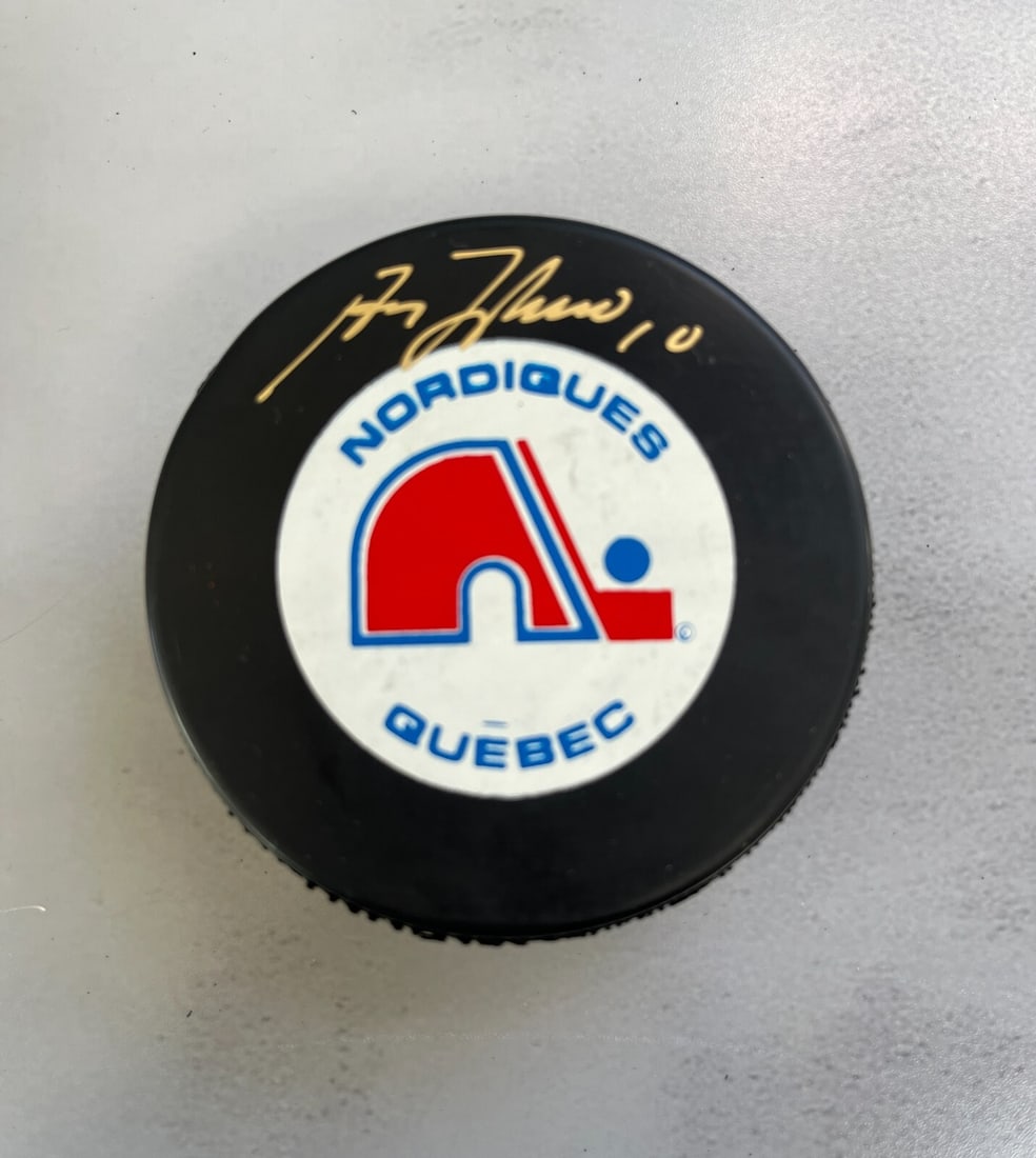 Guy Lafleur Signed Quebec Nordiques NHL Puck with Case (1 of 2)