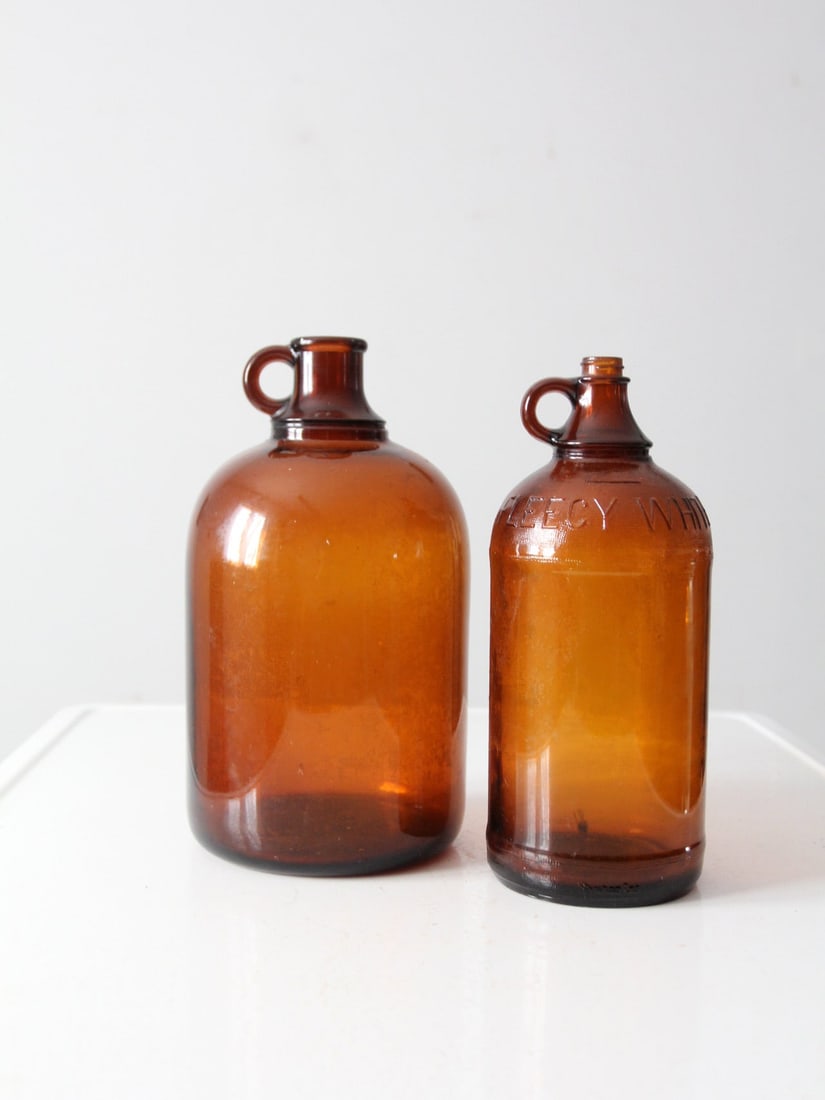 Vintage 1930s Brown Glass Bottle Jugs Pair Fleecy White (1 of 9)