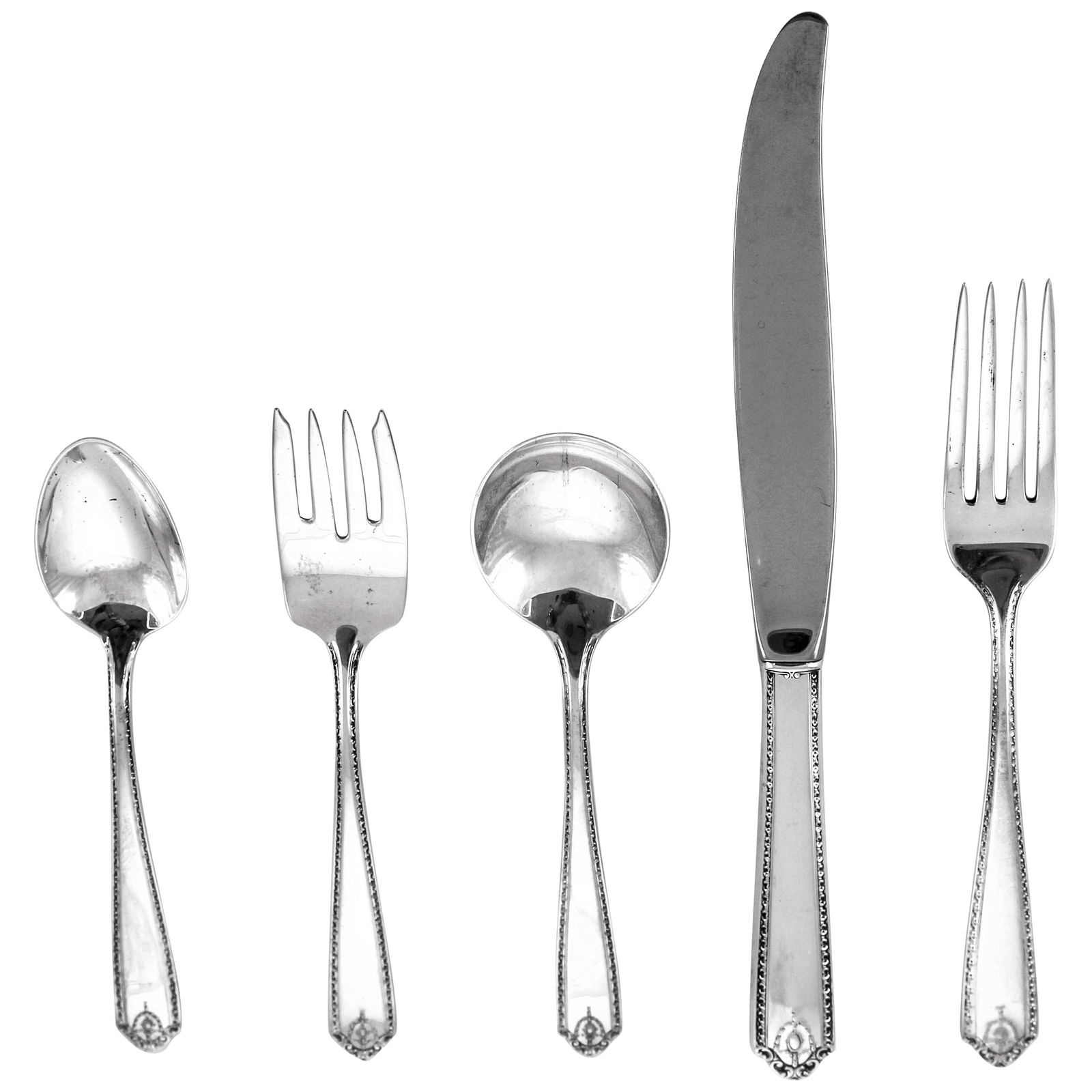 Wallace Silversmiths Sterling Silver 120 Piece Flatware Set for 24: Wallace Silversmiths Sterling Silver 120 Piece Flatware Set for 24 This exquisite set of sterling silver flatware includes 120 pieces, providing service for 24 with 5-piece settings. Crafted in the Un
