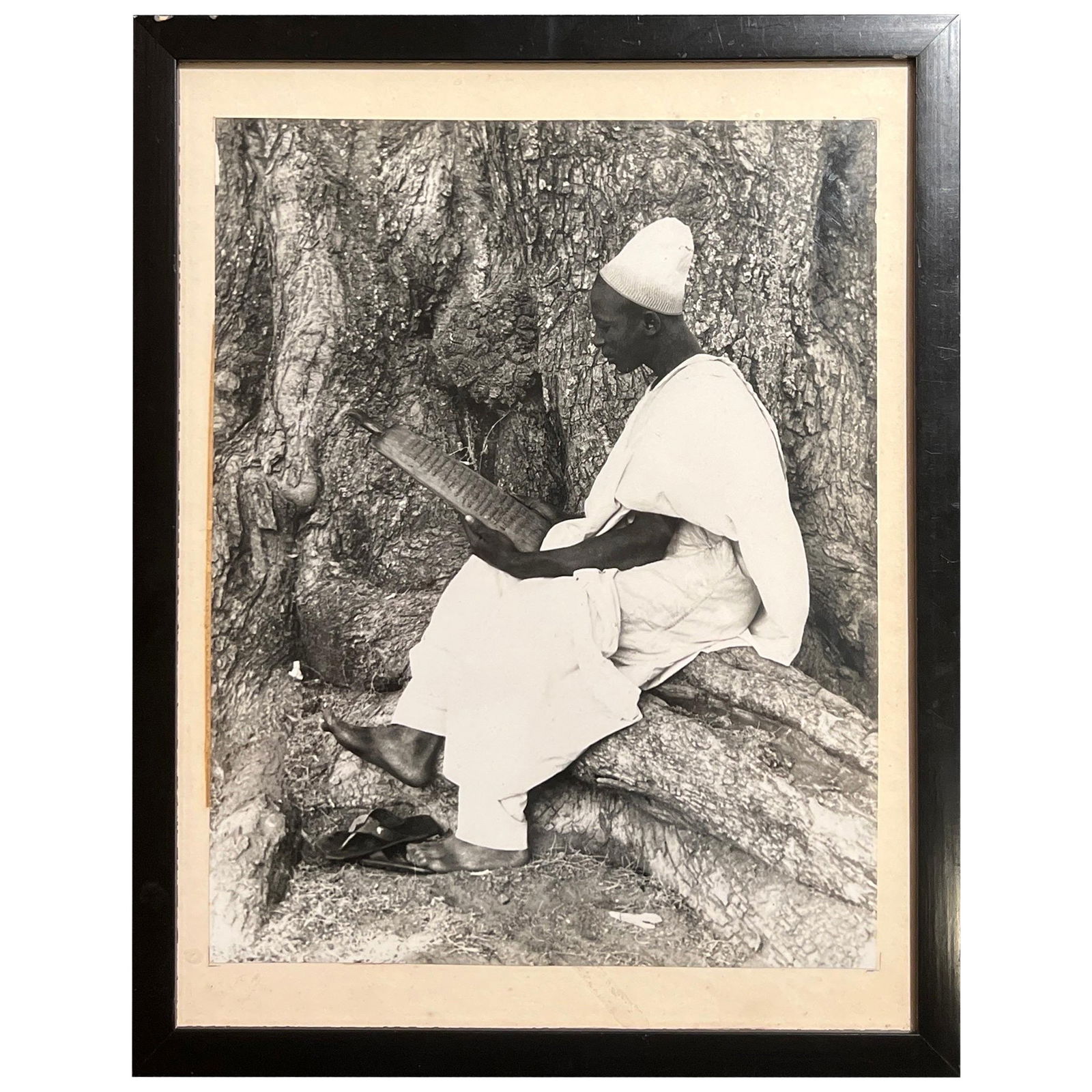 Irving Penn 1968 Photograph Hausa Man N Dahomey Benin: Irving Penn 1968 Photograph Hausa Man N Dahomey Benin This original photograph titled "Hausa Man" from N. Dahomey (Benin) is attributed to renowned photographer Irving Penn, known for his remarkable w