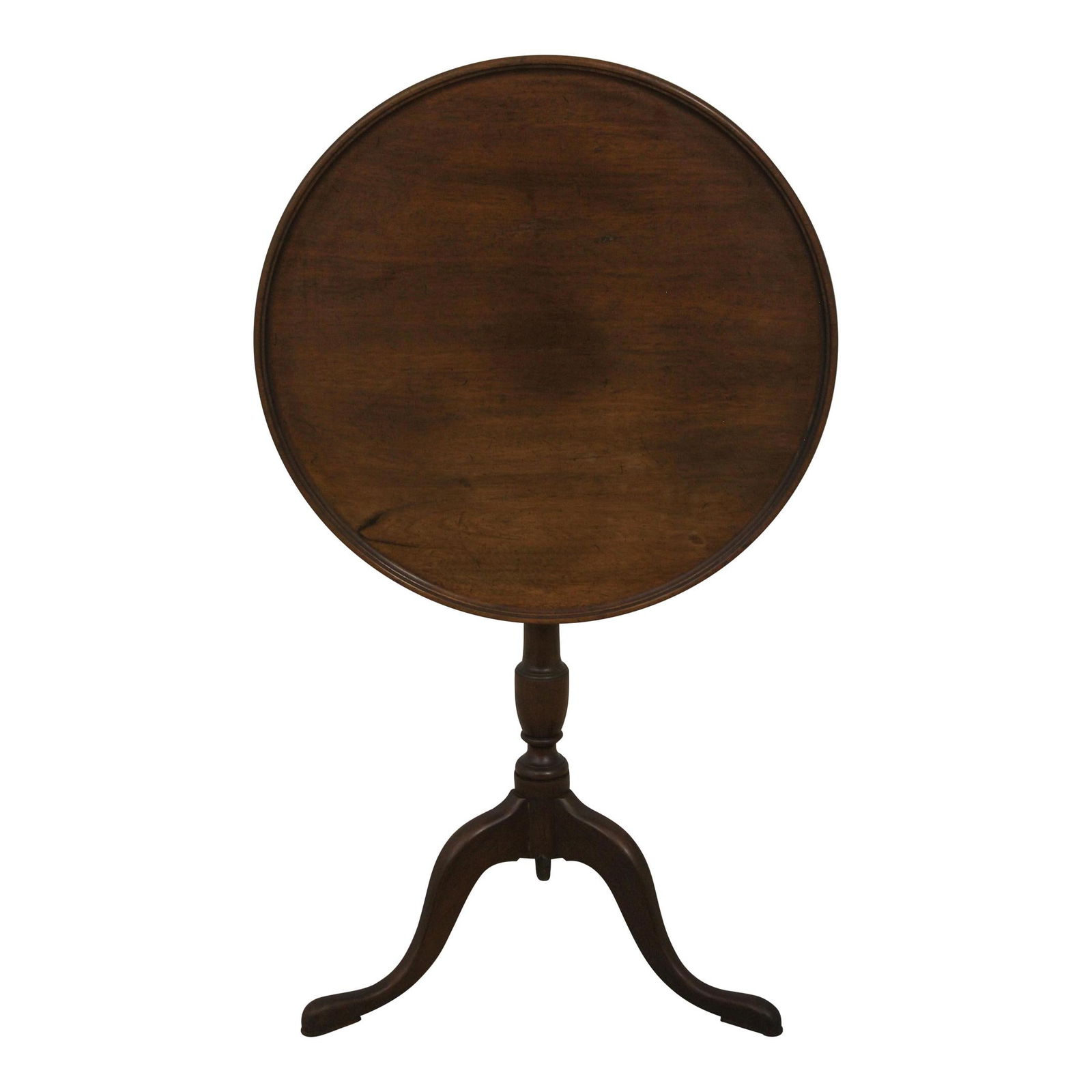 Kittinger SV-52 Mahogany Tilt Top Table with Queen Anne Legs: Kittinger SV-52 Mahogany Tilt Top Table with Queen Anne Legs This elegant tilt-top table from Kittinger features a classic Sturbridge Village design. Constructed from high-quality mahogany, it showcas