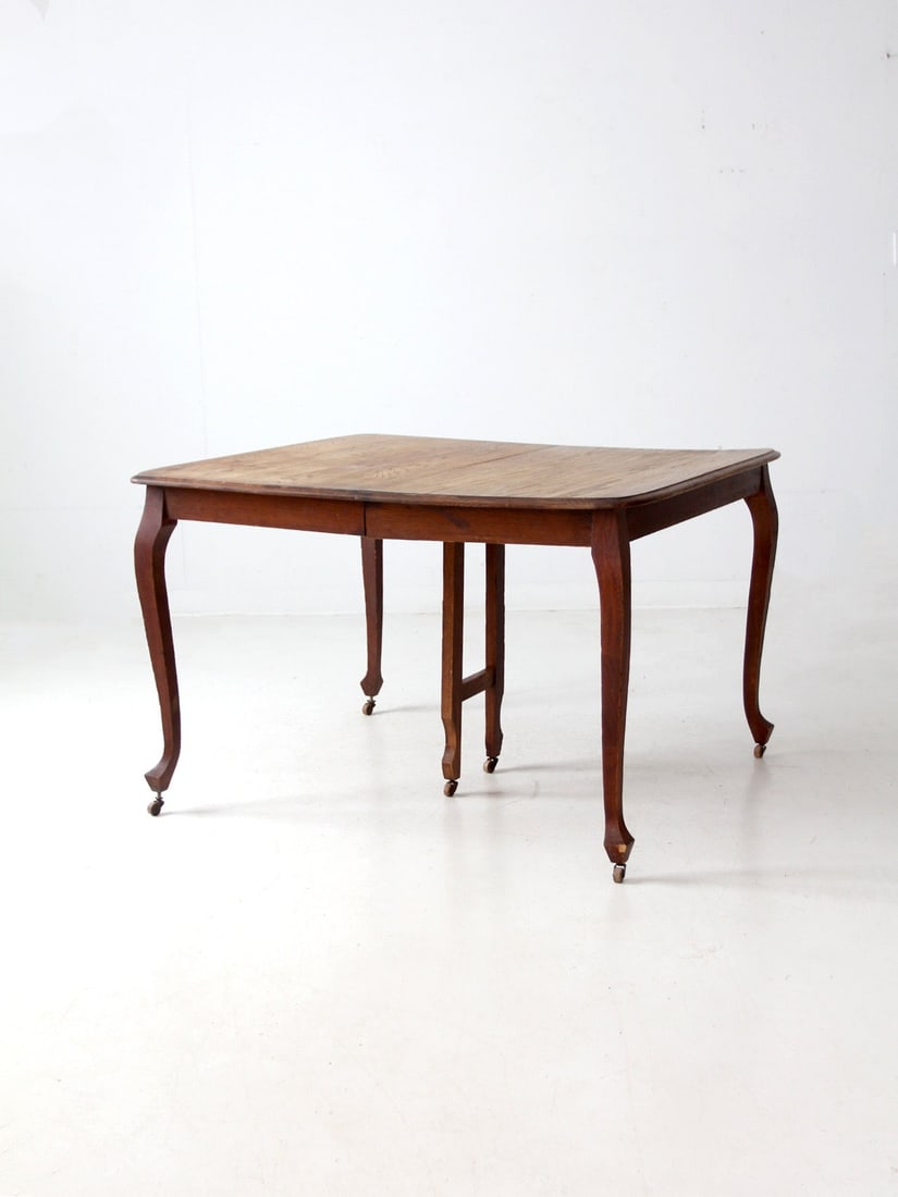 Antique Queen Anne Style Dining Table with 4 Leaves (1 of 15)