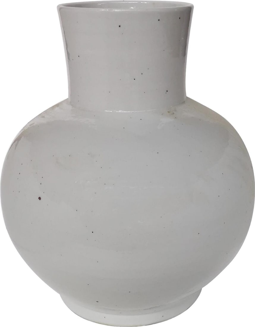 Handmade Asian Modern White Balloon Jar 16.5H from Busan: Handmade Asian Modern White Balloon Jar 16.5H from Busan This exquisite Asian Modern White Balloon Jar showcases a unique and elegant design, perfect for enhancing any decor. Handmade with care, this