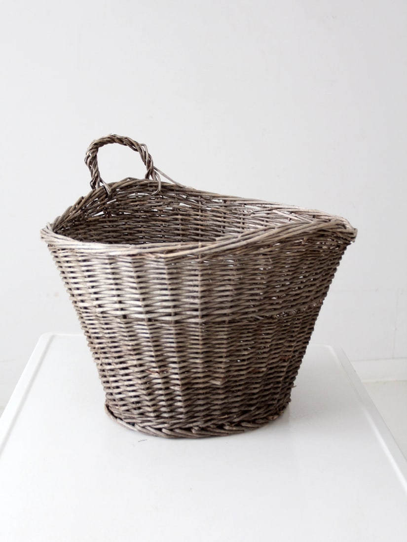 Large Antique Wicker Basket with Flared Opening and Gray-Brown Patina (1 of 11)