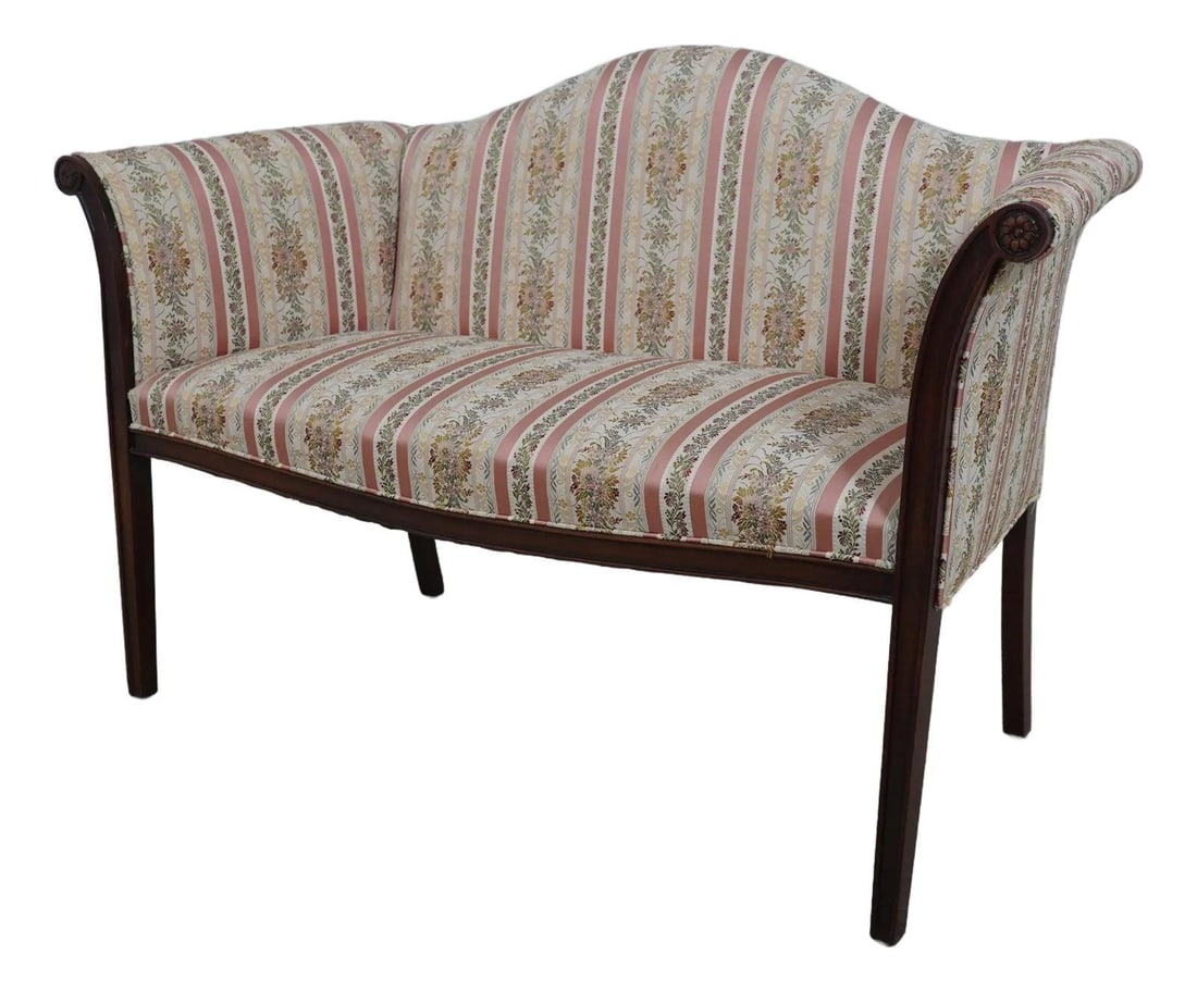 Hickory Chair Federal Style Mahogany Settee Vintage 25 Years: Hickory Chair Federal Style Mahogany Settee Vintage 25 Years This exquisite Federal Style Vintage Mahogany Settee combines classic elegance with functional design. Crafted from high-quality mahogany,