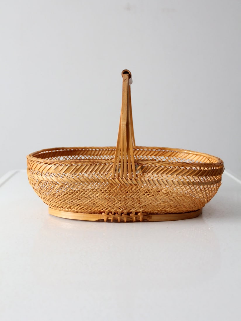 Vintage 1970s Rattan Basket with Curved Handle (1 of 11)