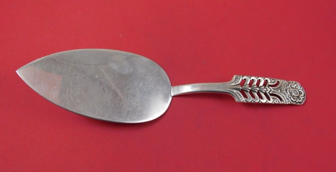 David Andersen Floriform Sterling Silver Pie Server 9 1/4 Inches: David Andersen Floriform Sterling Silver Pie Server 9 1/4 Inches This exquisite pie server from the renowned David Andersen features a beautiful Floriform design, crafted from high-quality sterling