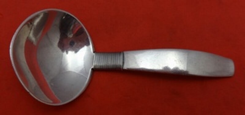 Frantz Hingelberg Silver Thread Sterling Silver Tea Caddy Spoon 4in: Frantz Hingelberg Silver Thread Sterling Silver Tea Caddy Spoon 4in This exquisite Sterling Silver Tea Caddy Spoon measures 4 inches and features the elegant Silver Thread pattern by Frantz