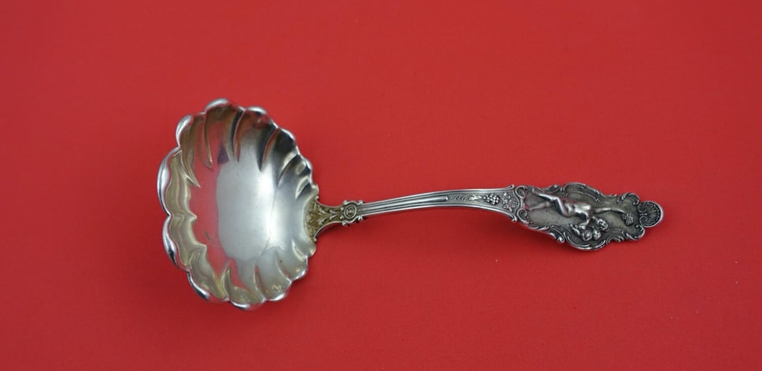 Watson-Newell Phoebe Sterling Silver Art Nouveau Gravy Ladle 6": Watson-Newell Phoebe Sterling Silver Art Nouveau Gravy Ladle 6" Discover the exquisite Phoebe Gravy Ladle by Watson-Newell, a stunning piece crafted in sterling silver. This ladle features a fluted