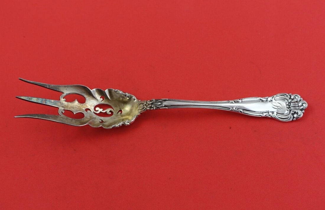 Knowles and Mount Vernon Angelo Sterling Silver Toast Fork 7 3/4" Gold Washed: Knowles and Mount Vernon Angelo Sterling Silver Toast Fork 7 3/4" Gold Washed This exquisite serving fork from the 'Angelo' pattern by Knowles and Mount Vernon is crafted from high-quality sterling si