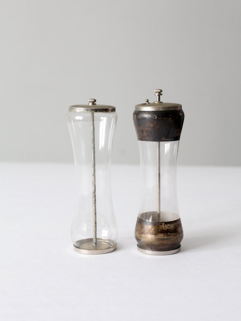 Vintage Dorothy Thorpe Style Mid-Century Salt and Pepper Mill Set (1 of 9)
