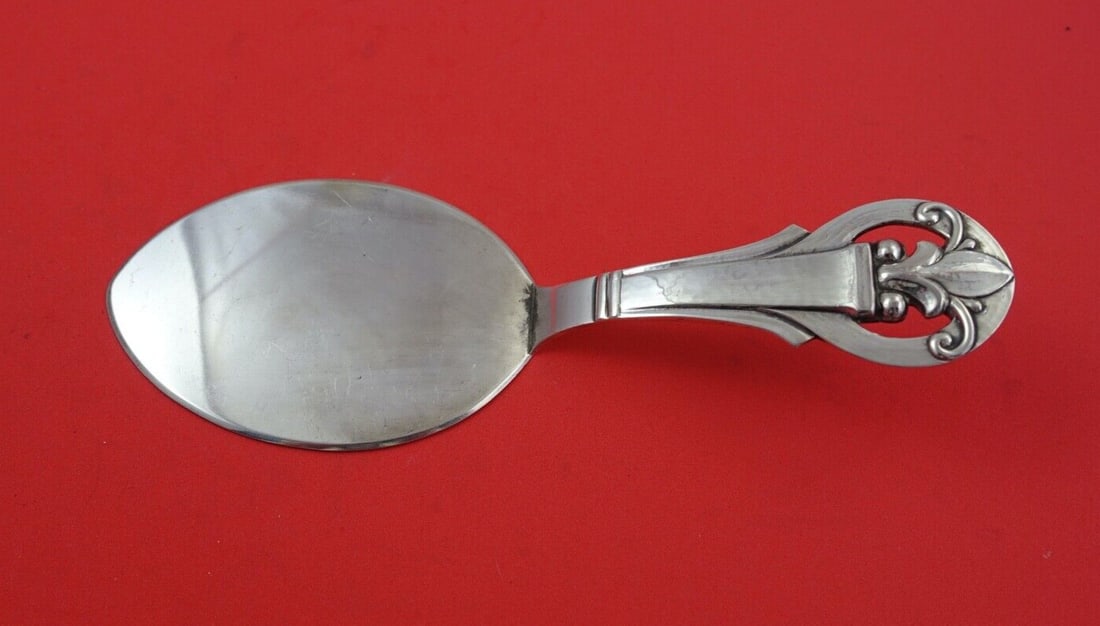 Danish Sterling Silver Pastry Server Hand Wrought Leaf Handle 6 7/8 (1 of 2)