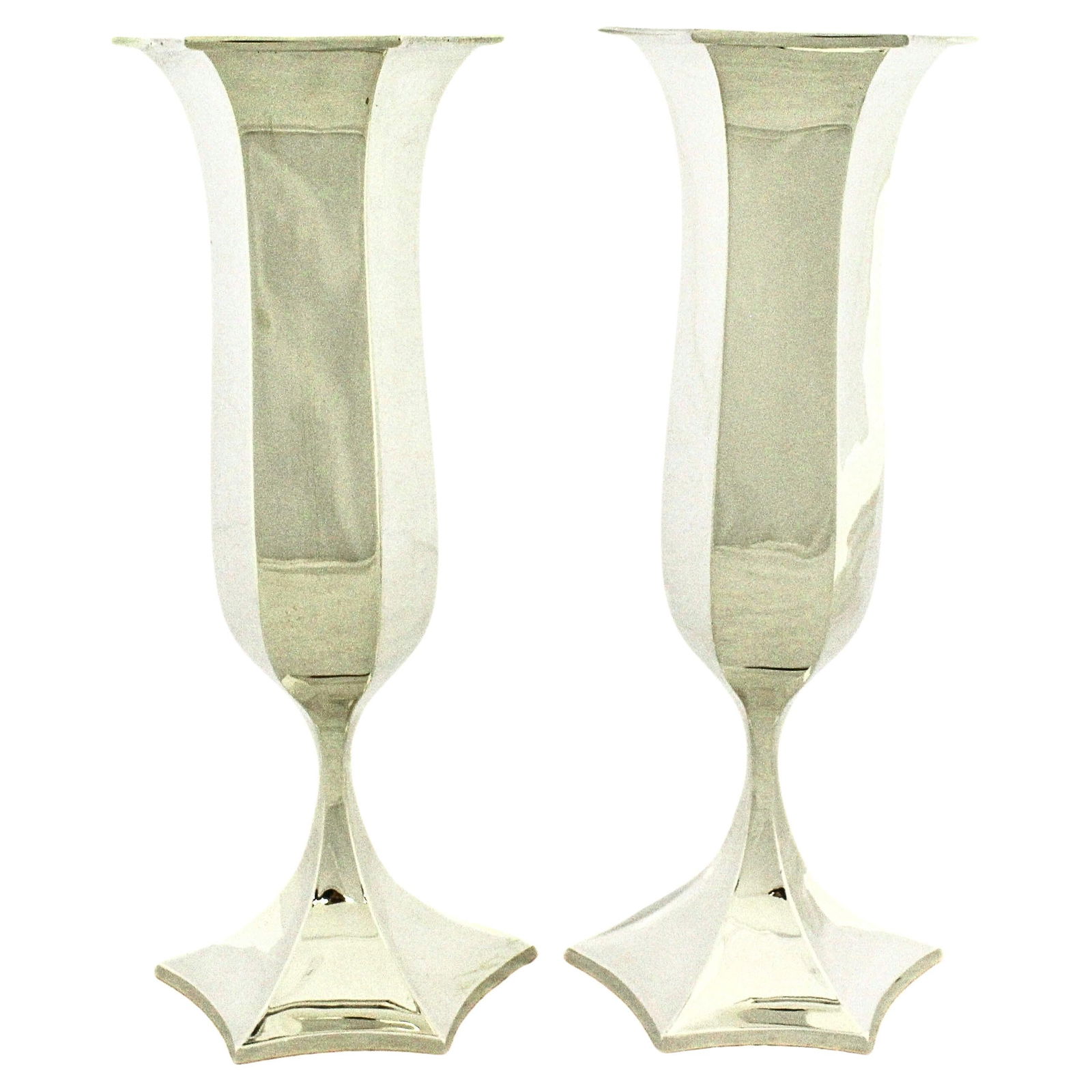 Set of 2 Sylvan Bros Sterling Silver Faceted Vases circa 1920: Set of 2 Sylvan Bros Sterling Silver Faceted Vases circa 1920 This is a pair of impressive sterling silver vases from the United States, crafted circa 1920s by Sylvan Bros. Each vase features a vertic