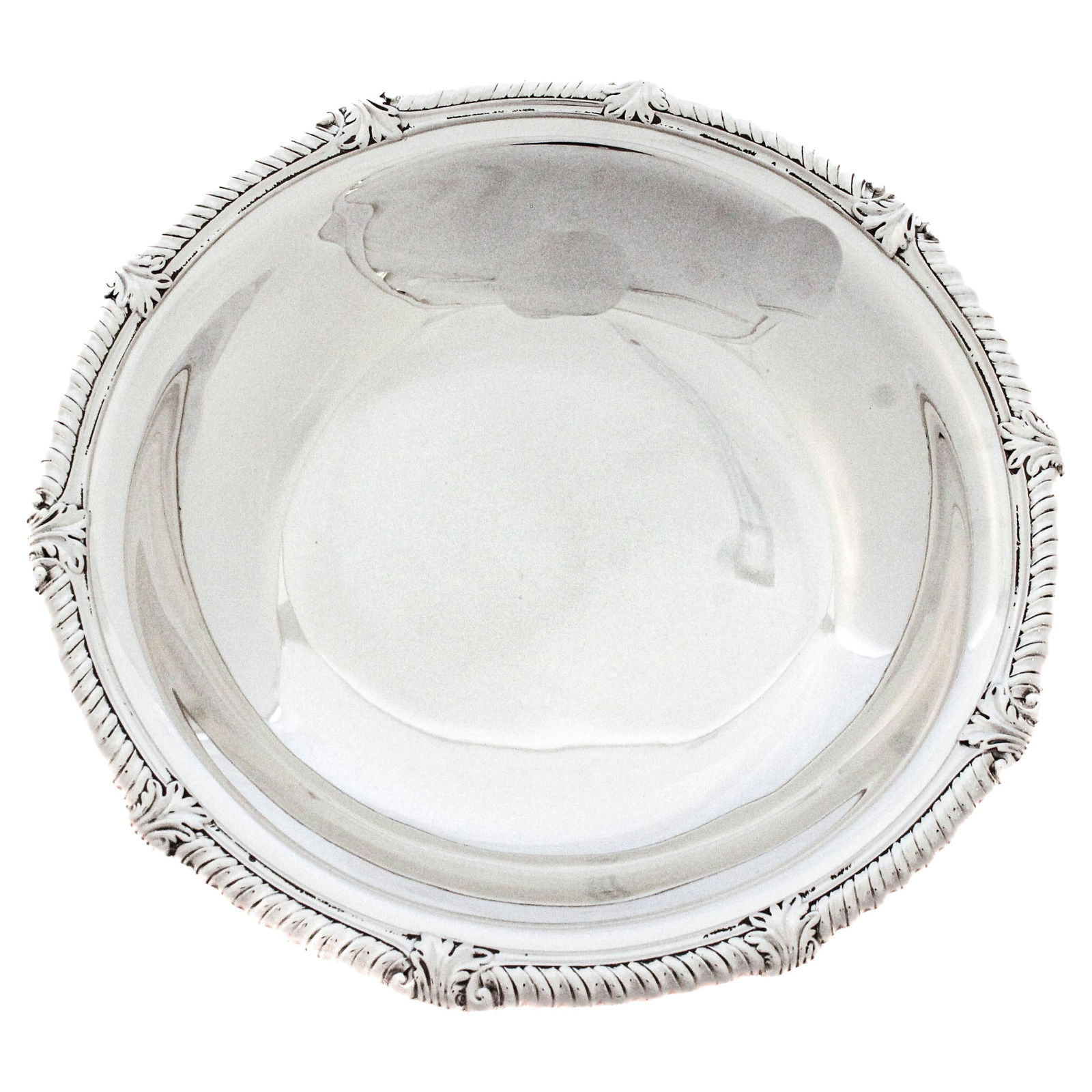 Tiffany & Co. Sterling Silver Pedestal Bowl 1930s Gadroon Design: Tiffany & Co. Sterling Silver Pedestal Bowl 1930s Gadroon Design This exquisite sterling silver bowl by Tiffany & Co. is an elegant addition to any table setting. Measuring 2 inches in height and 9 in