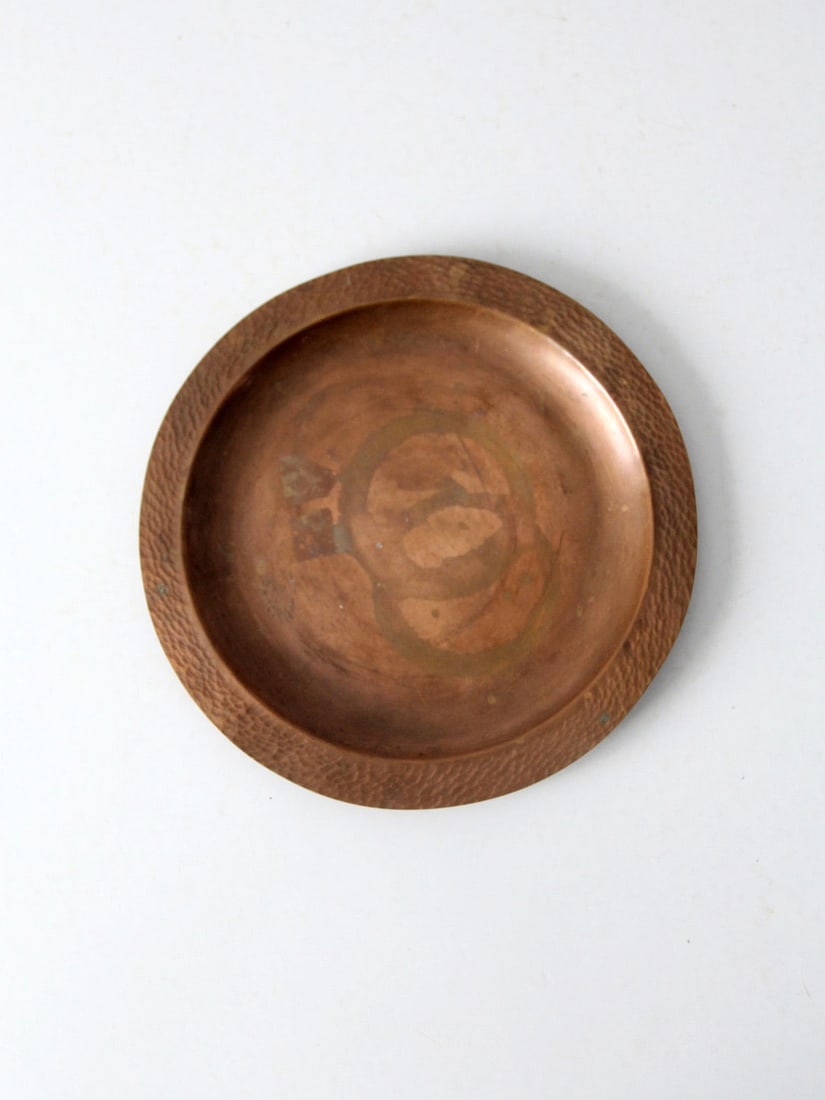 Vintage Hammered Copper Plate with Lipped Edge 7.125 Inch (1 of 8)