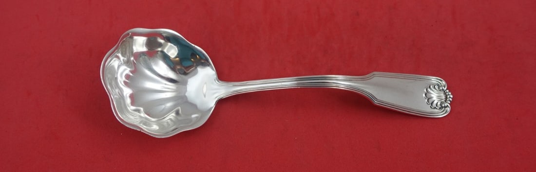 Frank Smith Fiddle Shell Sterling Silver Gravy Ladle 8.25" Fluted Bowl: Frank Smith Fiddle Shell Sterling Silver Gravy Ladle 8.25" Fluted Bowl Elevate your dining experience with this elegant Fiddle Shell gravy ladle by Frank Smith. Crafted from high-quality sterling silv