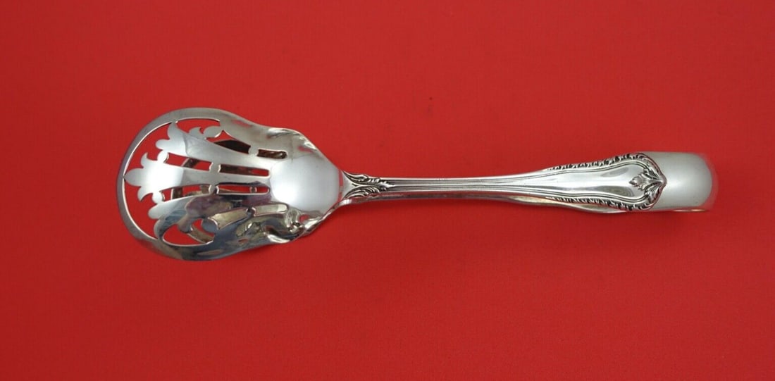 Dominick & Haff Acanthus Sterling Silver Ice Tong 7 Inch: Dominick & Haff Acanthus Sterling Silver Ice Tong 7 Inch Elevate your serving experience with this exquisite Acanthus ice tong by Dominick & Haff. Crafted from high-quality sterling silver, this 7" se