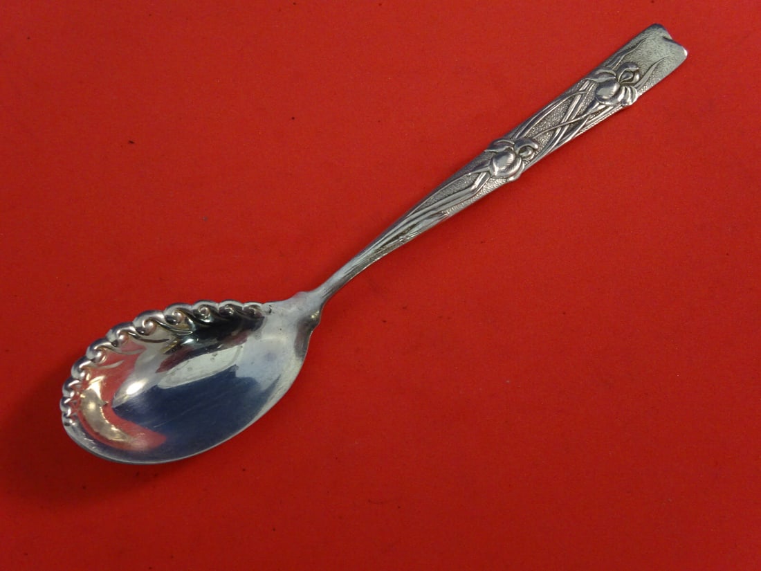 Tiffany & Co Vine Sterling Silver Sorbet Spoon Iris Scalloped 5 1/4": Tiffany & Co Vine Sterling Silver Sorbet Spoon Iris Scalloped 5 1/4" Elevate your dining experience with this exquisite Vine by Tiffany & Co. sterling silver sorbet spoon. Crafted with a beautiful sca