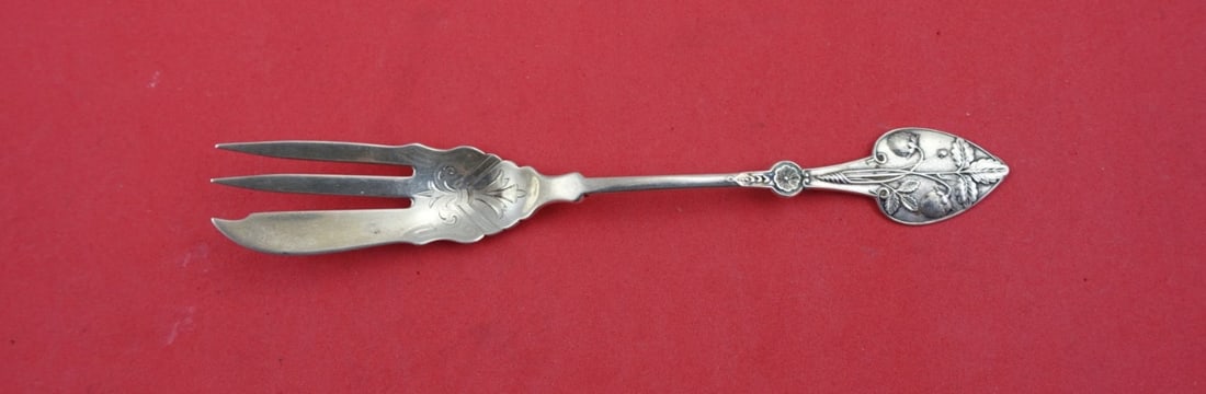 Sterling Silver Strawberry Pattern 6.25 Inch Pickle Pastry Fork: Sterling Silver Strawberry Pattern 6.25 Inch Pickle Pastry Fork This exquisite serving fork, featured in the Strawberry pattern by various makers, is a perfect blend of elegance and functionality. Cra