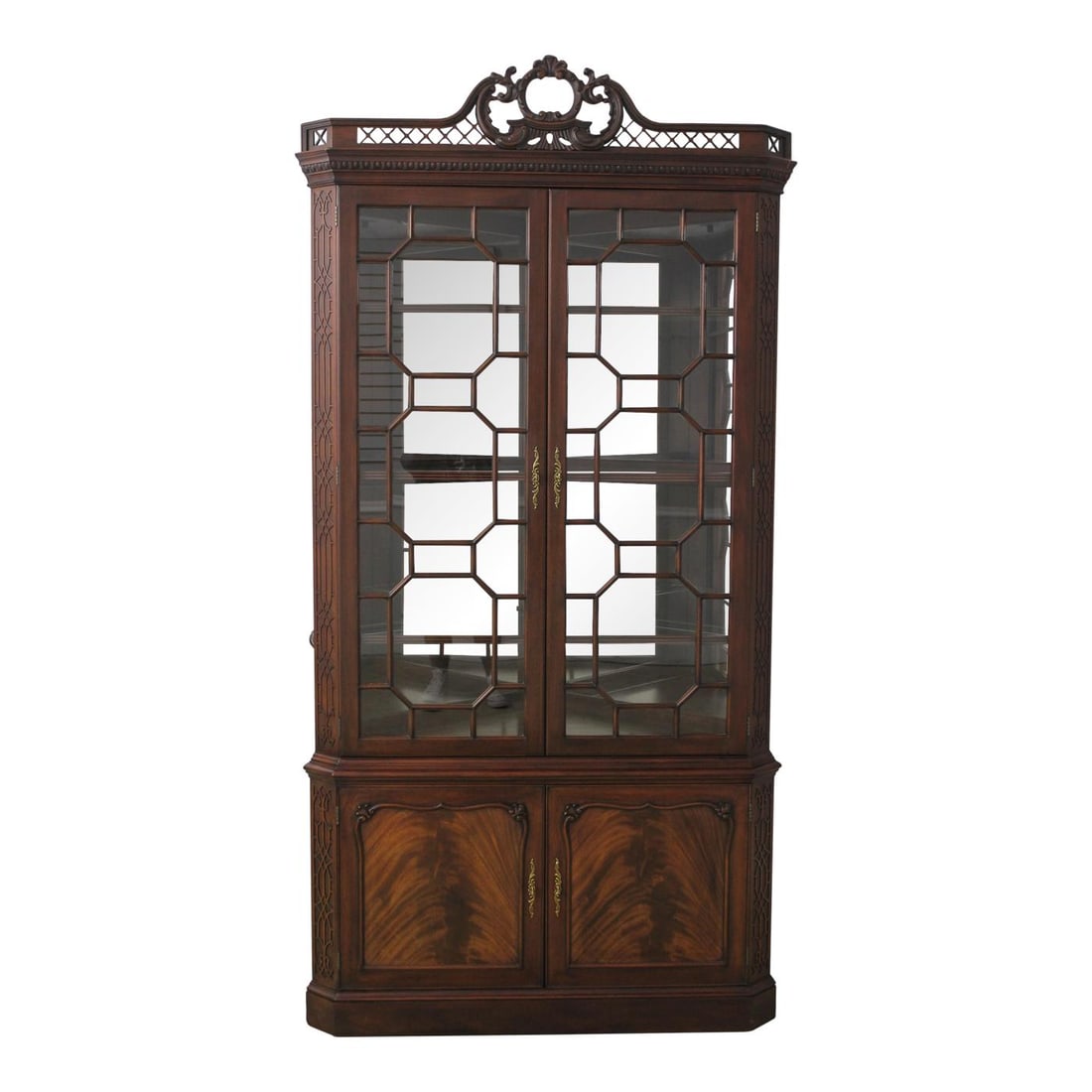 Henkel Harris Chippendale Mahogany Corner Cabinet Model 1192 Lighted Interior (1 of 10)