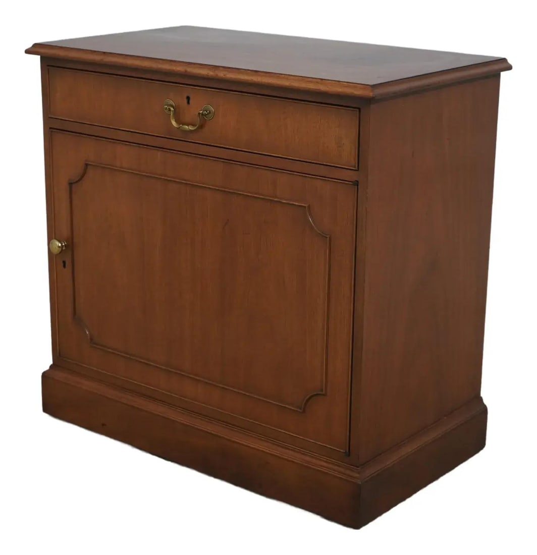 Kittinger Mahogany Office Cabinet with Key Locking Drawer (1 of 10)