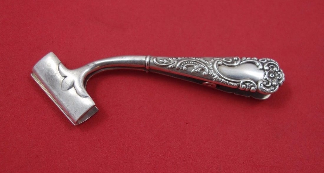 Gorham Sterling Silver Asparagus Tong Mechanical Spring 3 3/4 inches: Gorham Sterling Silver Asparagus Tong Mechanical Spring 3 3/4 inches This exquisite Gorham Sterling Silver Asparagus Tong is designed for both functionality and elegance. Featuring an individual