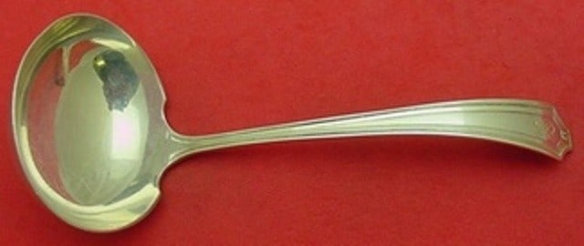 Whiting King Albert Sterling Silver Gravy Ladle 6 1/8 Inch: Whiting King Albert Sterling Silver Gravy Ladle 6 1/8 Inch This exquisite gravy ladle is crafted from sterling silver by Whiting in the elegant King Albert pattern. Measuring 6 1/8 inches, it showcase