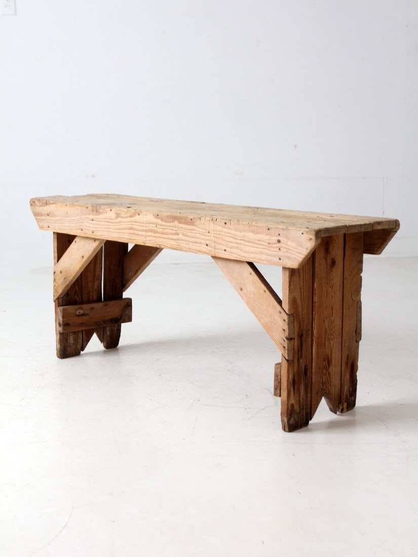 Rustic Antique Pine Farmhouse Bench for Kitchen or Hallway: Rustic Antique Pine Farmhouse Bench for Kitchen or Hallway This antique wood farmhouse bench is a charming addition that brings a rustic flair to any kitchen or hallway. Crafted from natural, unfinish