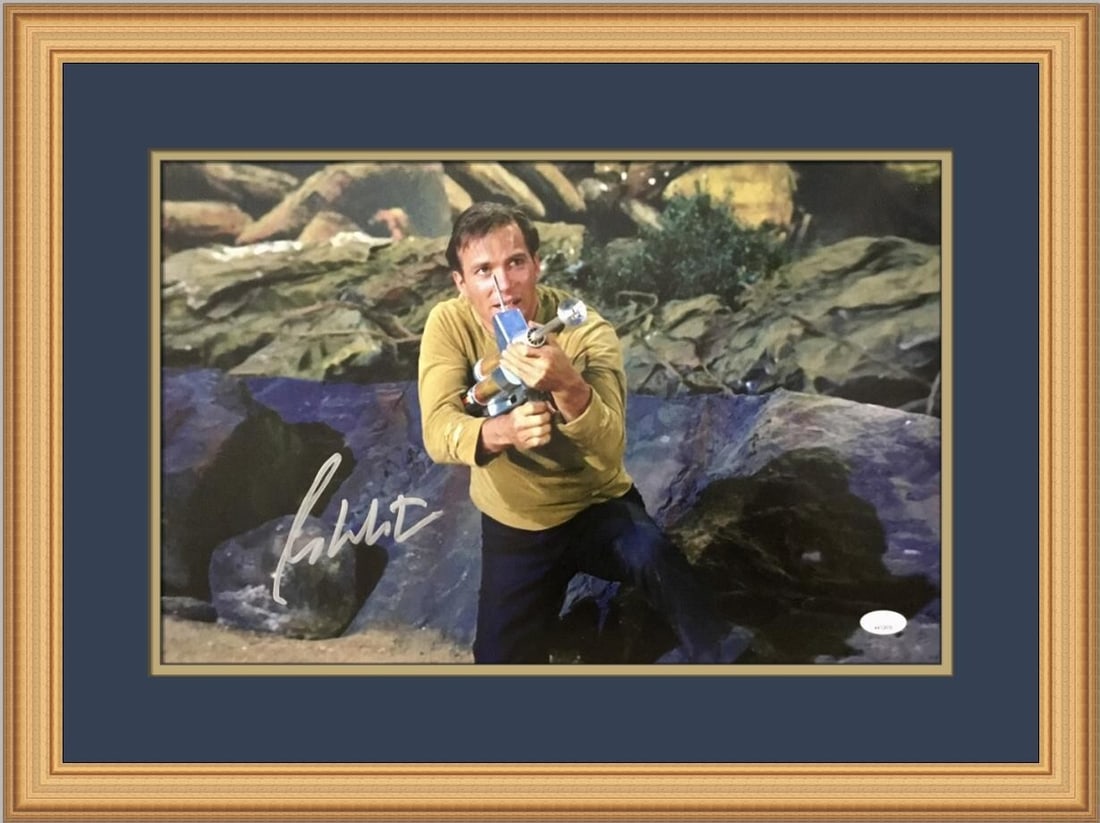 William Shatner Captain Kirk Signed Photo Custom Framed JSA Authenticated (1 of 5)