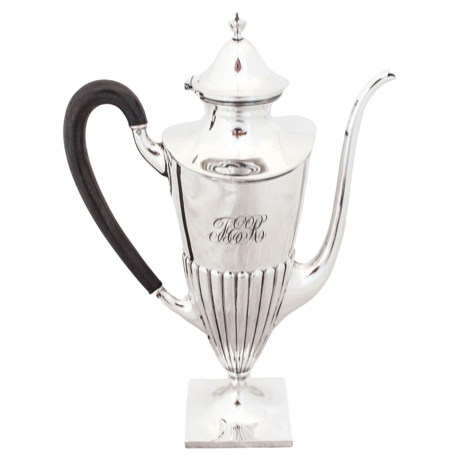 Antique Sterling Silver Coffee/Tea Pot by Davis & Galt 1895: Antique Sterling Silver Coffee/Tea Pot by Davis & Galt 1895 This exquisite sterling silver coffee/tea pot, crafted by Davis & Galt in 1895, showcases the elegance of late 19th-century design. Though s