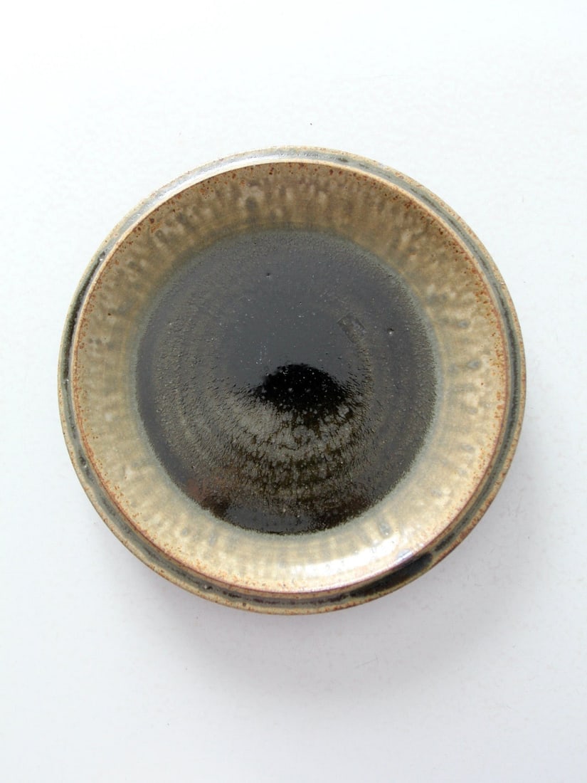 Handcrafted Vintage Studio Pottery Plate Signed Artist 11.75 Inch (1 of 10)