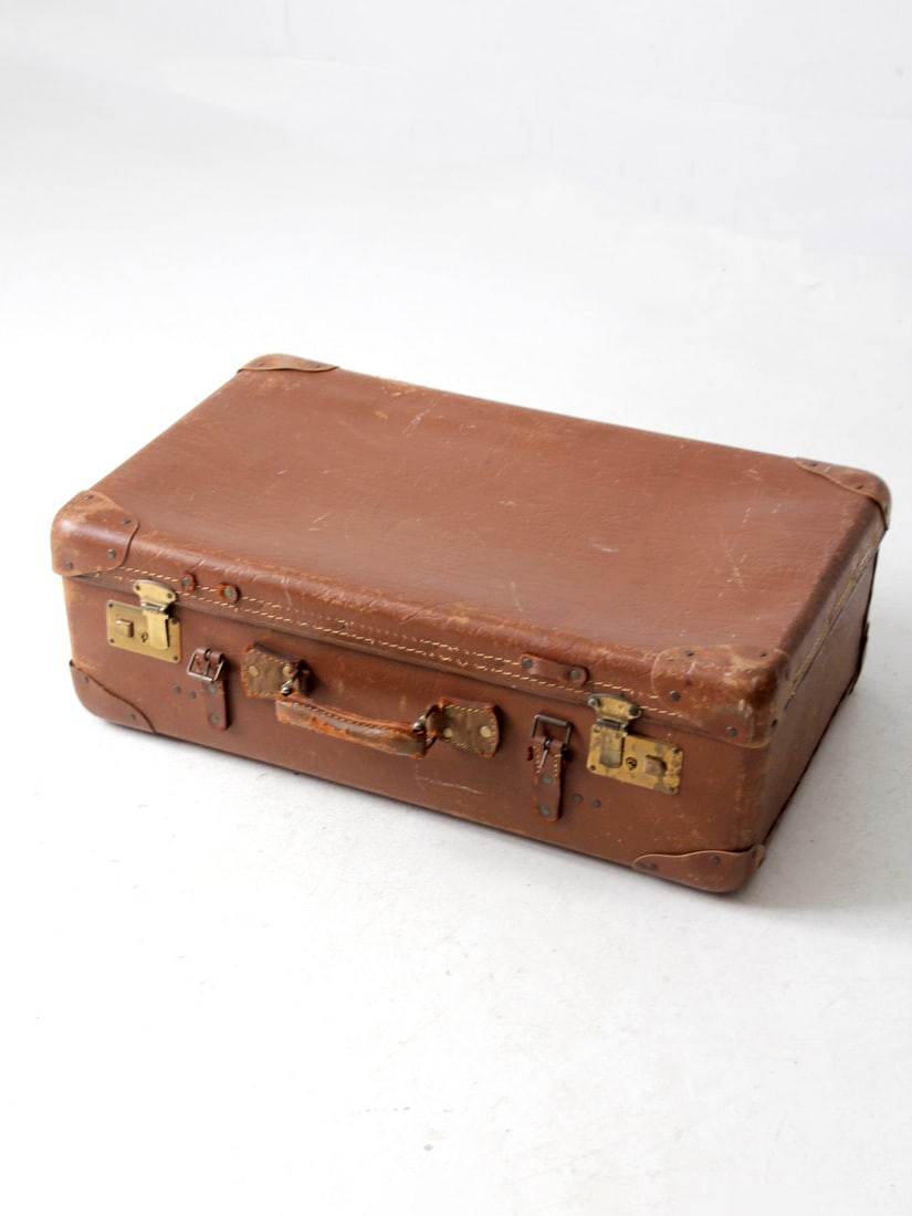 Vintage 1930s Brown Leather Suitcase with Brass Hardware (1 of 11)