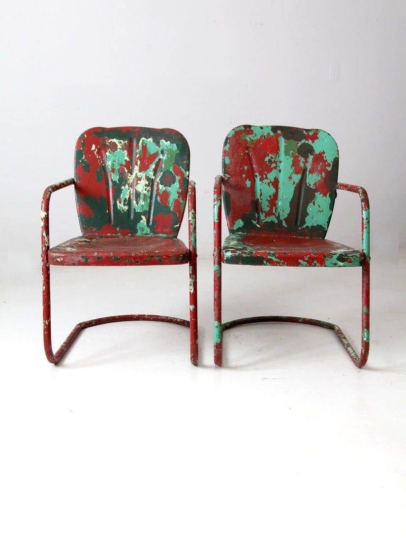 Vintage Shott Style Mid Century Patio Chairs Pair: Vintage Shott Style Mid Century Patio Chairs Pair Enhance your outdoor space with this charming pair of vintage mid-century patio chairs, showcasing a Shott style design. Crafted with durable metal fr