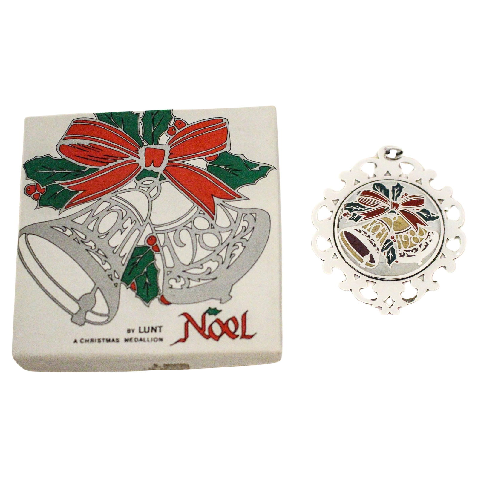 1980 Lunt Silversmiths Sterling Silver Enamel Christmas Ornament (1 of 5)