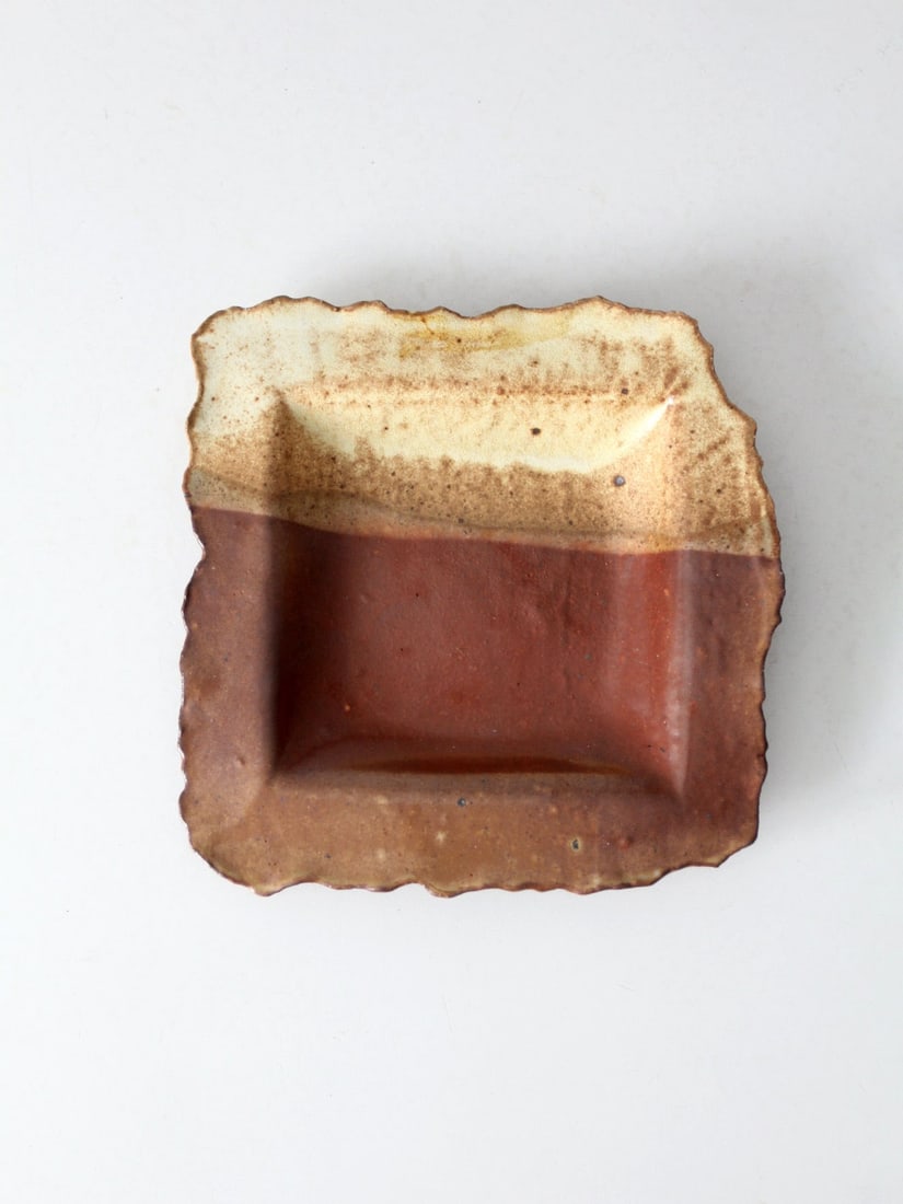 Signed Vintage Rustic Studio Pottery Plate 8 inch with Scalloped Edge (1 of 8)