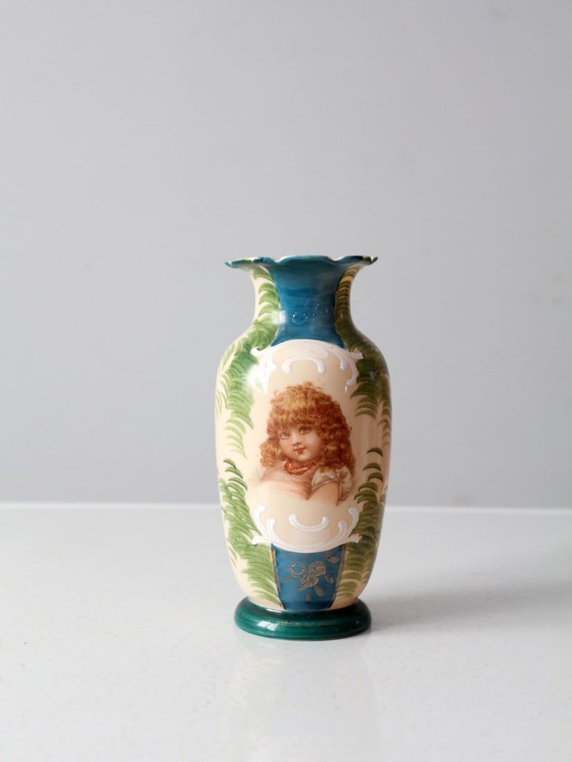 Victorian Hand-Painted Portrait Vase 9.5 Inch Cream Glass: Victorian Hand-Painted Portrait Vase 9.5 Inch Cream Glass This stunning Antique Victorian Painted Portrait Vase showcases exquisite craftsmanship from the Victorian era. Made from hand-painted cream o