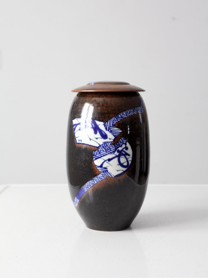 Vintage Tsukashin Studio Pottery Vase 1983 Blue White Design (1 of 13)