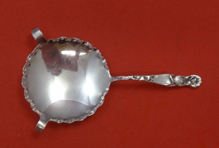 Whiting Heraldic Sterling Silver Brandy Warmer 3 3/4 Rare Antique: Whiting Heraldic Sterling Silver Brandy Warmer 3 3/4 Rare Antique This exquisite brandy warmer, crafted in sterling silver, features the unique Heraldic pattern by Whiting. Measuring 3 3/4 inches, it