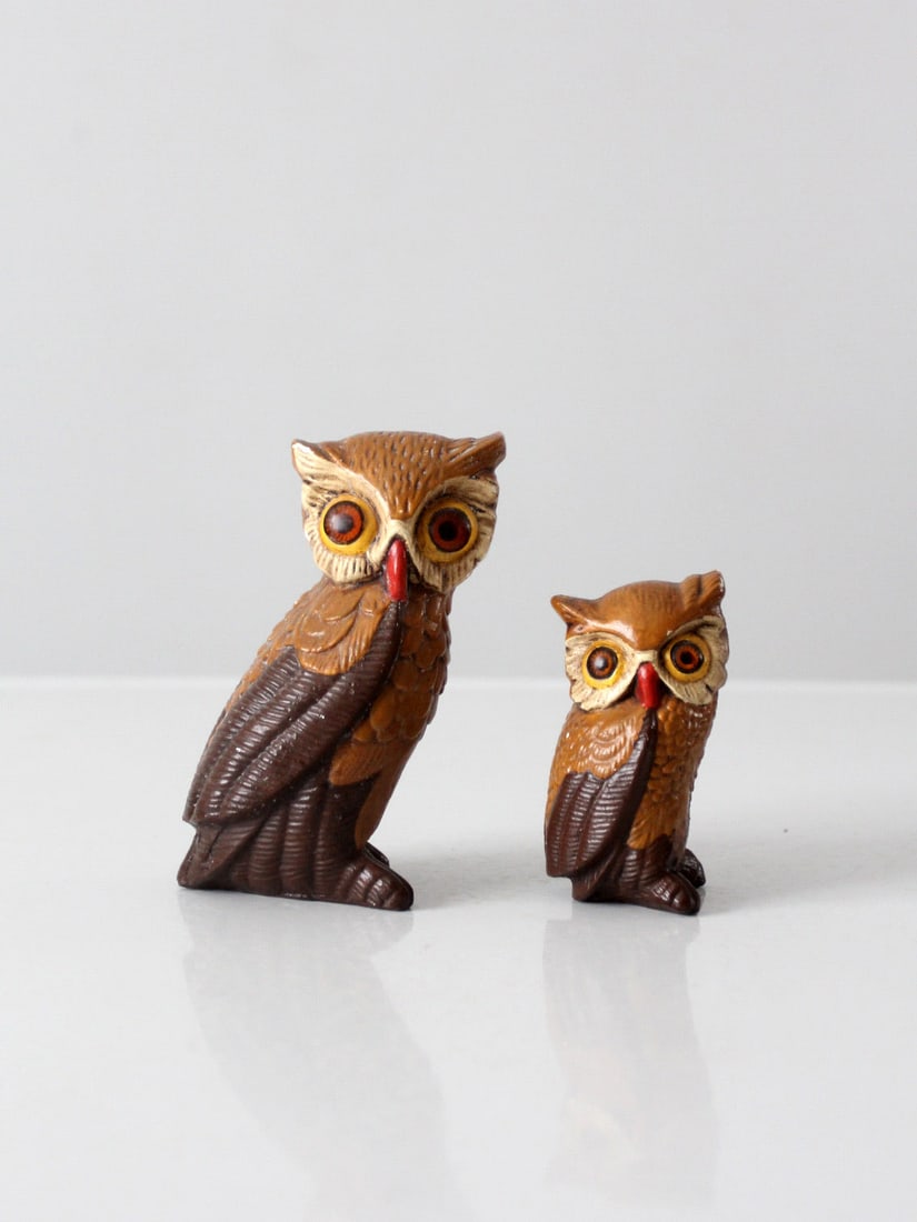 Charming Mid-Century Chalkware Owl Figurines Pair (1 of 10)