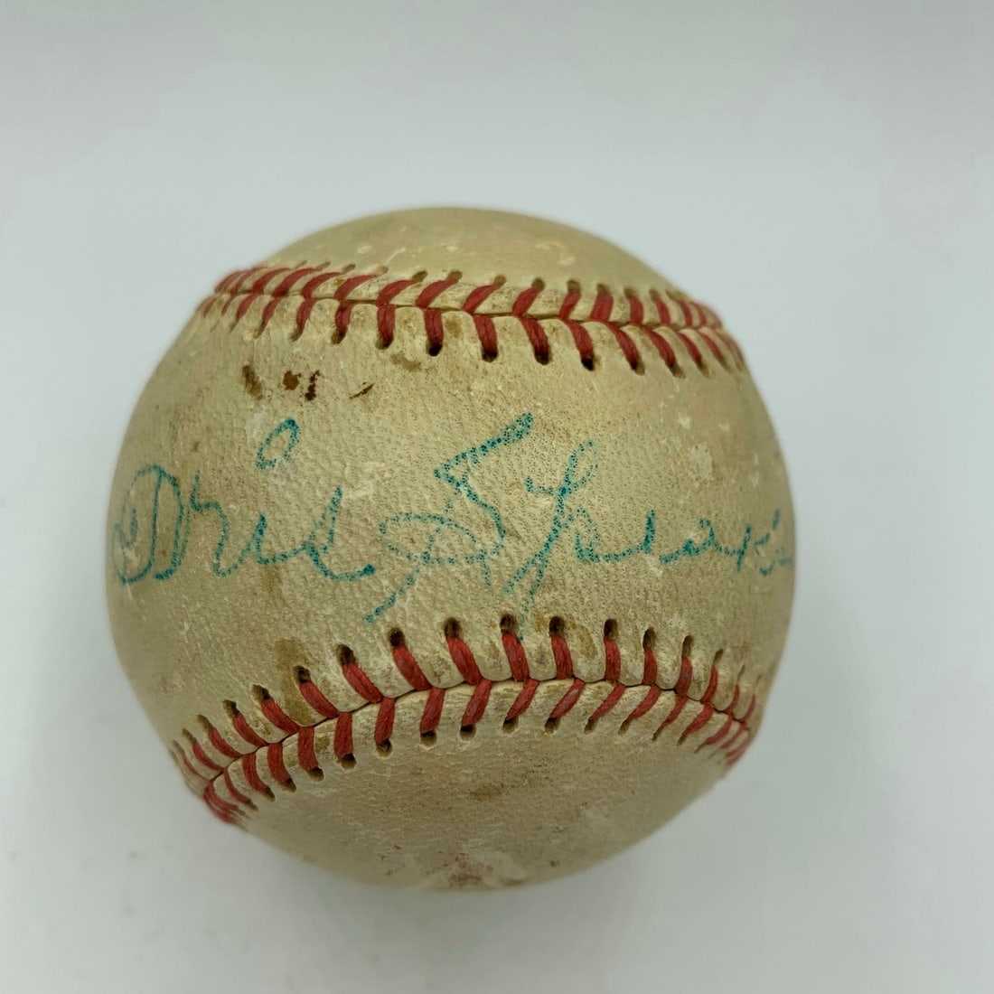 Rare Tris Speaker Autographed Baseball with PSA DNA COA: Rare Tris Speaker Autographed Baseball with PSA DNA COA This is a very rare Tris Speaker single signed autographed baseball, authenticated by PSA/DNA, ensuring its legitimacy. Tris Speaker, a renowned
