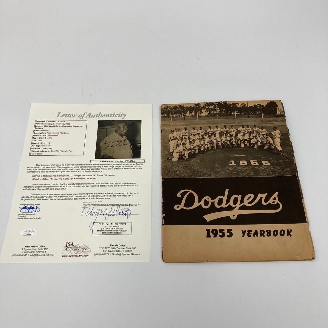 1955 Brooklyn Dodgers Team Signed Yearbook JSA COA Jackie Robinson 25 Signatures (1 of 18)